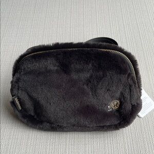 Lululemon Everywhere Belt Bag Plush Fleece - Black
